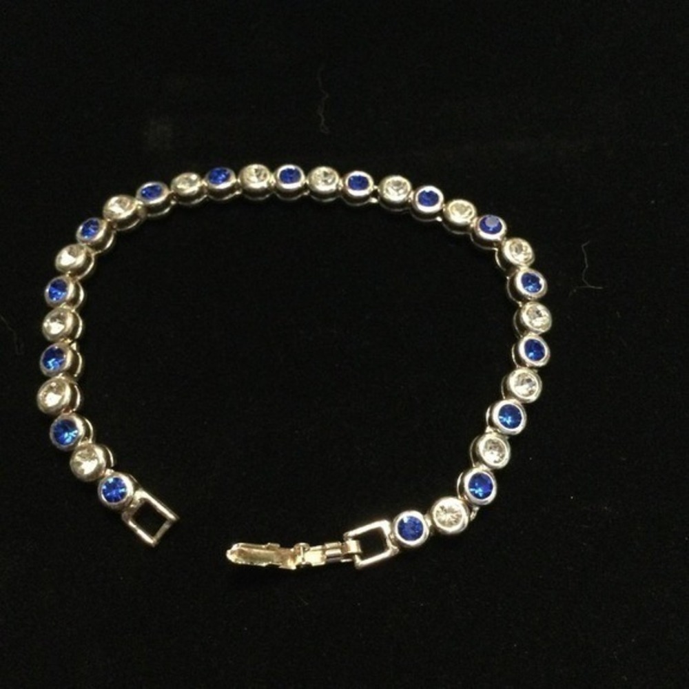Vintage 1980s Avon blue and silver rhinestone tennis bracelet